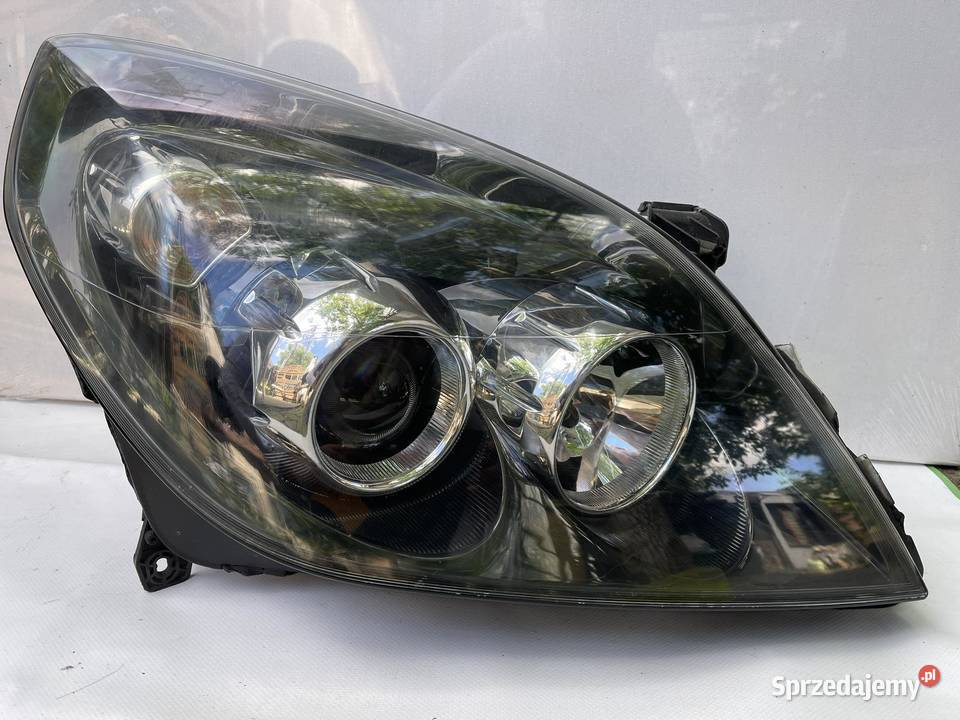 OPEL VECTRA C LIFT PRAWA LAMPA PRZÓD CZARNA osobowe Ostroróg