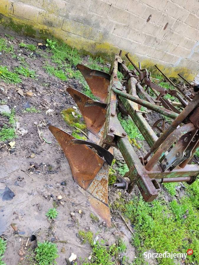Pług trzy skibowy nieuszkodzony Sobiczewy