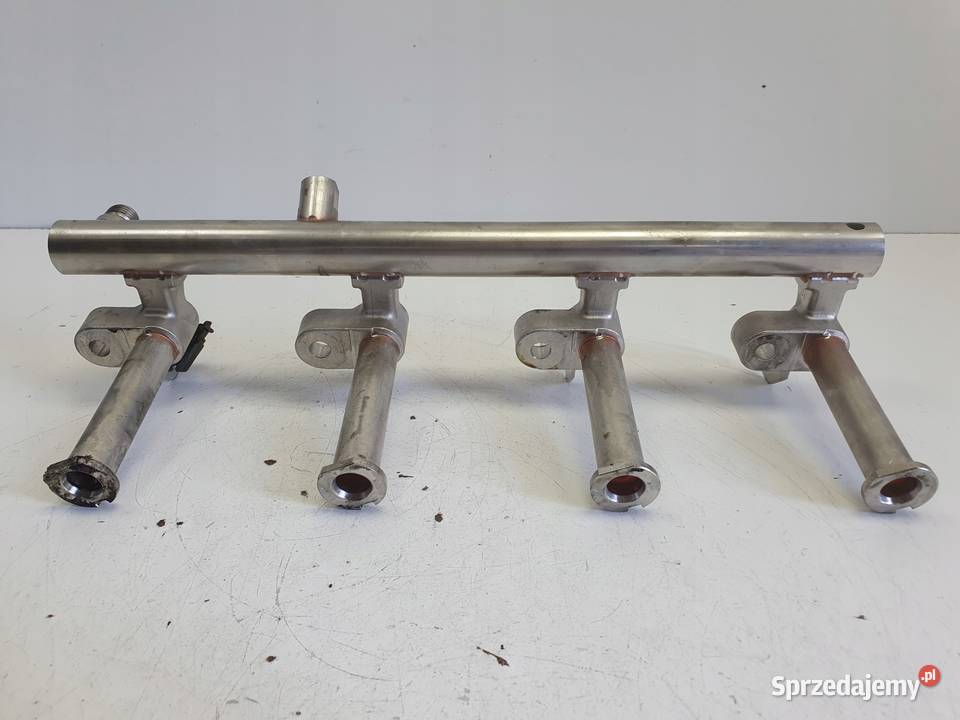 Volvo V40 II 15 T2 LISTWA WTRYSKOWA P31303876 osobowe lubelskie Chełm