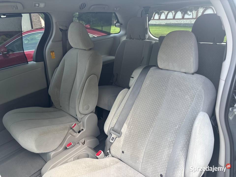 Wynajem Toyota Sienna 8 osobowa 35 Benzyna LPG Chełm