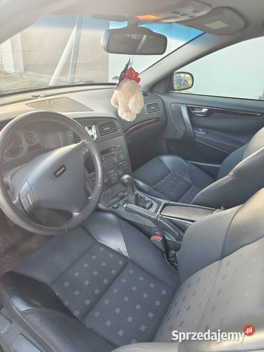 Volvo S60 24 140 LPG czarne zadbane auto Mierzynek