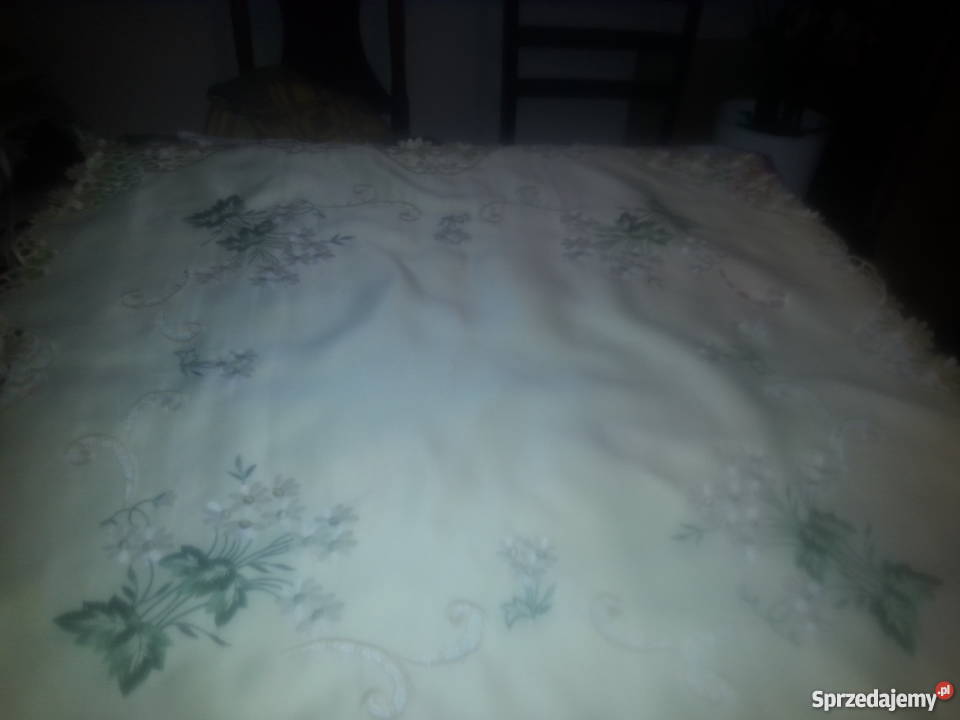 Obrus bladozolty wyszywany 8080 inny kolor Obrusy i serwety Kraków