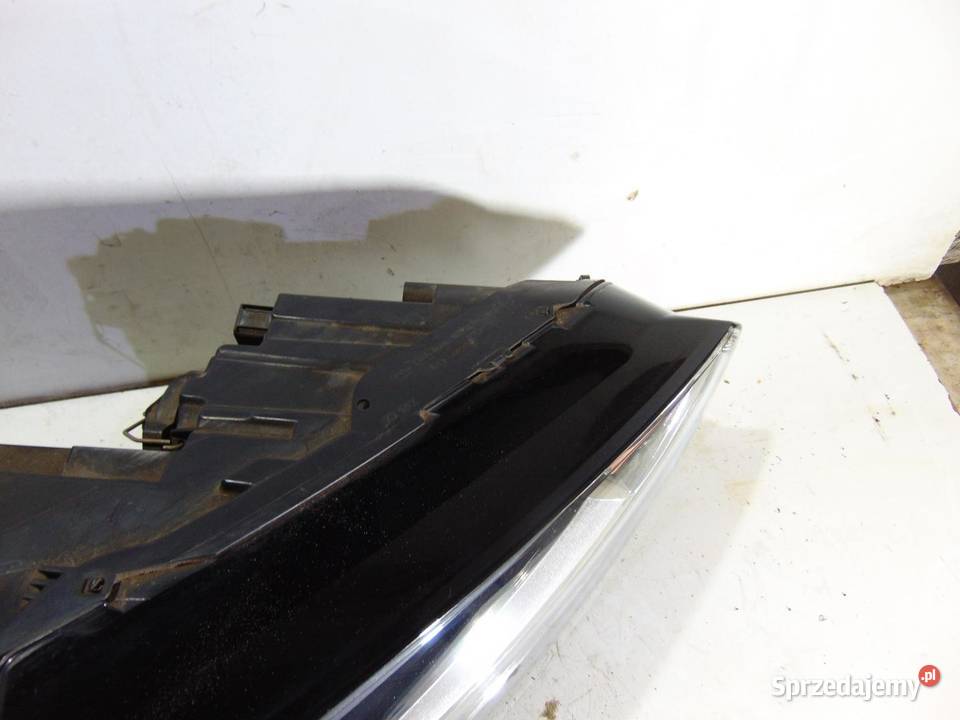 LAMPA PRAWA PRZEDNIA PRZÓD VW GOLF VII osobowe sprzedam