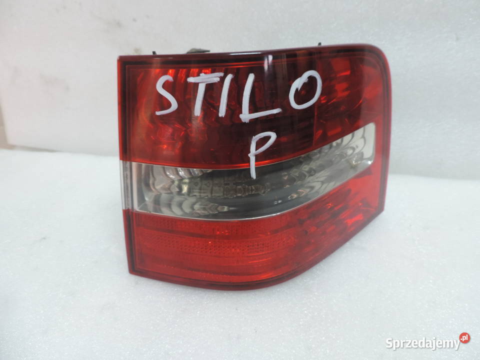 LAMPA PRAWY TYŁ FIAT STILO KOMBI Rok produkcji 2004 Części samochodowe Nowy Sącz