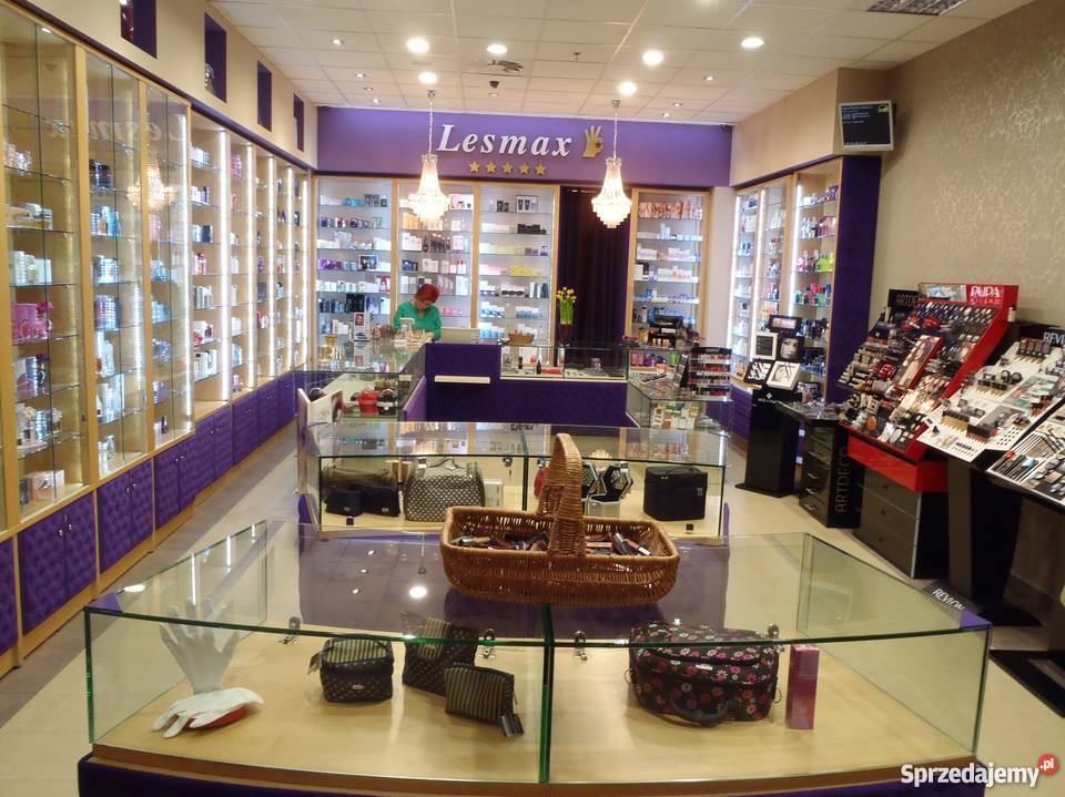 ELEGANCKĄ PERFUMERIĘ Z WYPOSAŻENIEM Ilość pomieszczeń 1 Warszawa