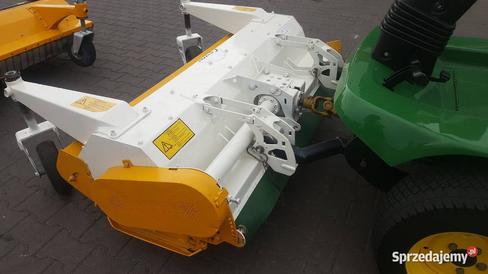 Profesjonalny sprzęt koszący John Deere 4x4 z Kobiele Wielkie sprzedam