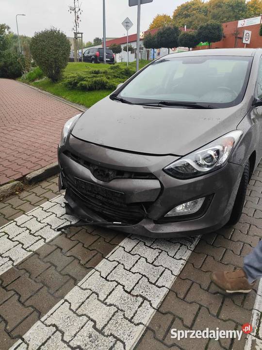 Hyundai i30 2014 uszkodzony 110KM
