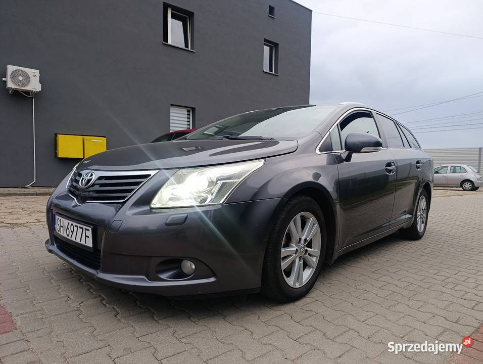 Toyota Avensis polski salon ładny stan śląskie Chorzów
