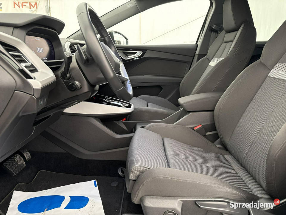 Audi Q4 Audi Q4 etron Advanced 40 00 40204 Salon gniazdo USB Warszawa sprzedam