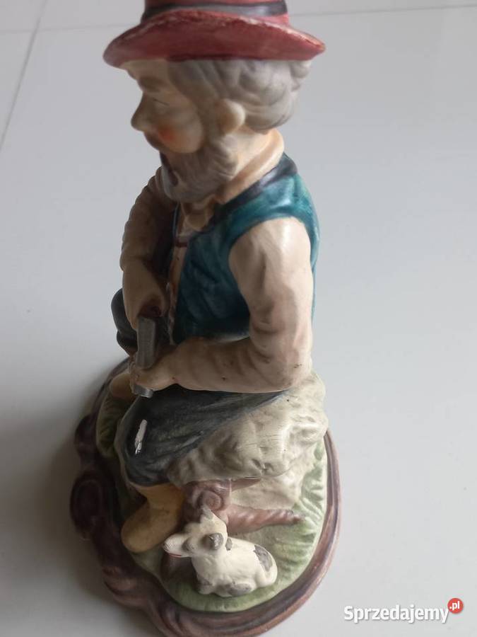 Figurka Myśliwy porcelana biskwitowa Toruń