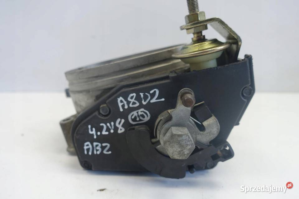 Audi A8 D2 42 V8 PRZEPUSTNICA 077133063AQ org Rudka