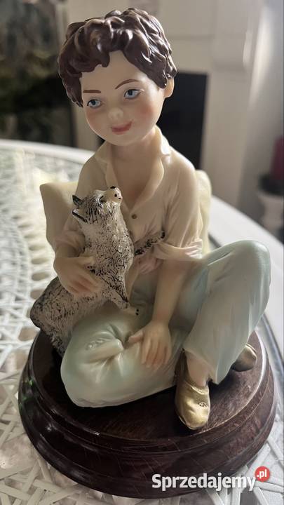 Figurka chłopca z kotem alabaster lubuskie Zielona Góra