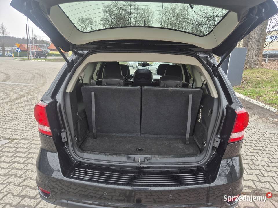 Fiat Freemont 7 osób 20d 140 HAK Grzane skóry czarny Bujaków