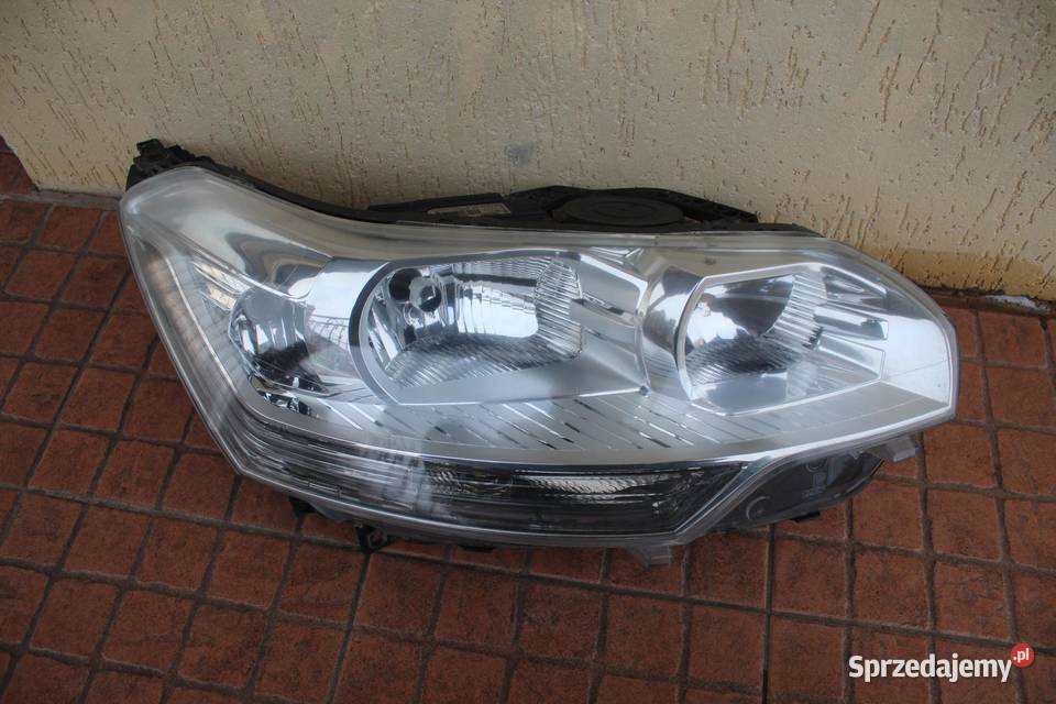 LAMPA PRAWA PRAWY PRZÓD CITROEN C5 III X7 EU
