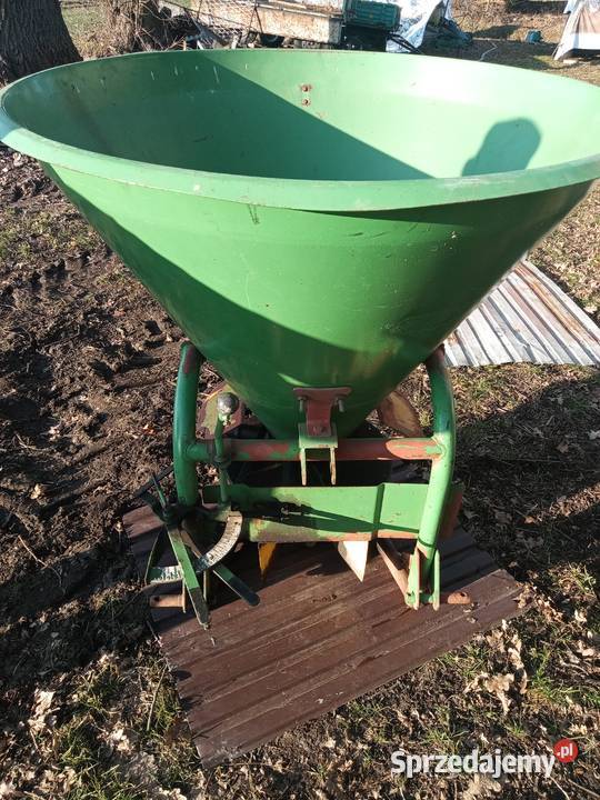 Siewnik nawozów nieuszkodzony Maszyny rolnicze Paczyna