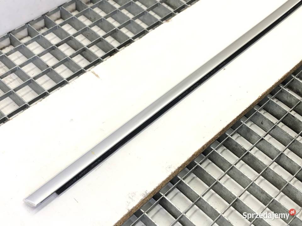 LISTWA ZGARNIAJĄCA PRZÓD PRAWA BMW F01 osobowe