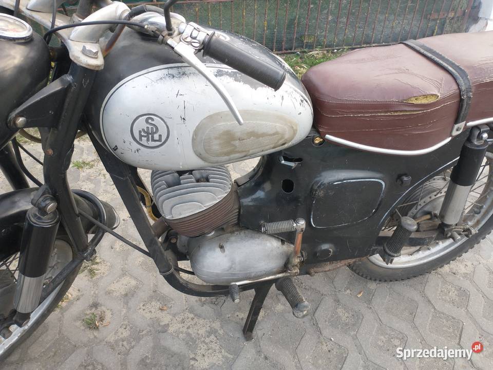 SHL M11 z 1963 roku z dokumentami