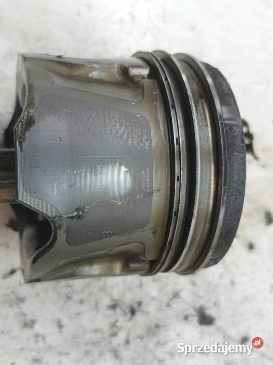 TŁOK 14 D4D Toyota Auris I 20062012