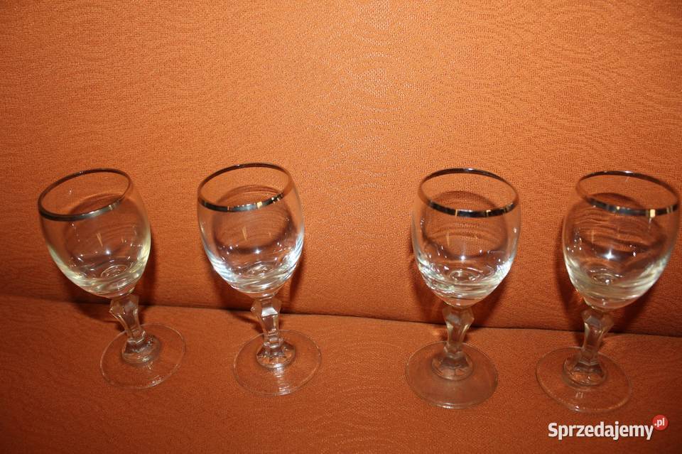 Kieliszki na nóżkach 4 sztuki PRL Stan Chorzów