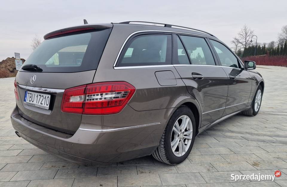 Mercedes Benz 18 Avantgarde W212 E200 czarna regulowane zawieszenie Samochody osobowe Solec-Zdrój