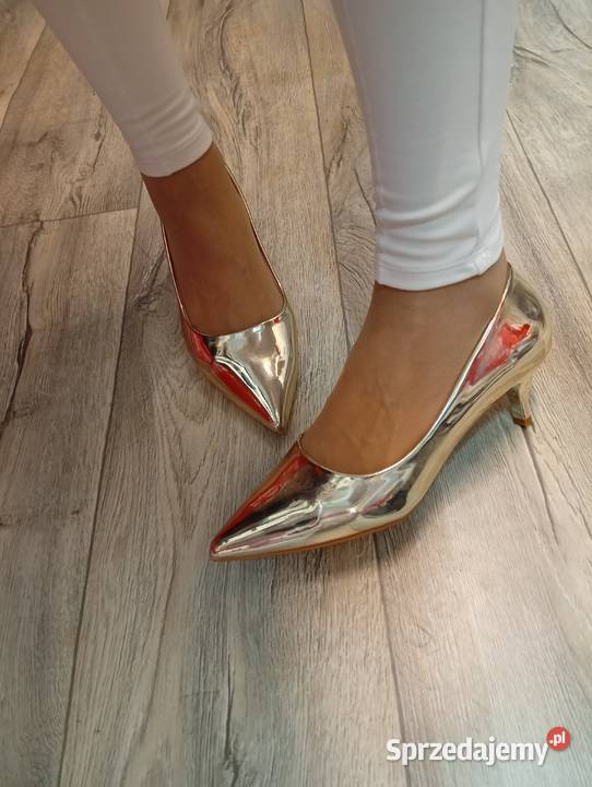 40 Złote niskie czółenka wieczorowe Nowe inna Czółenka sprzedam