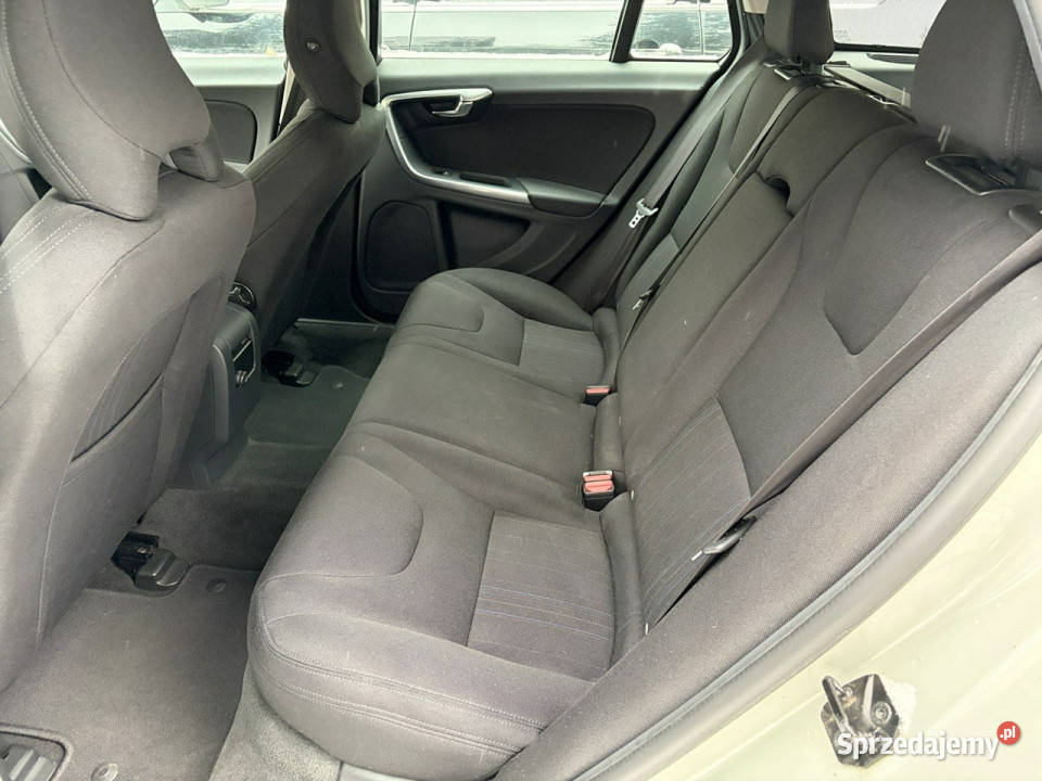 Volvo V60 T4 180 Podgrzewane fotele Hak odpinany ESP mazowieckie Lipówki