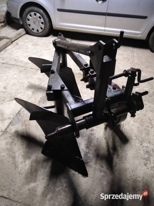 Sprzedam 3 pługi dwu skibowe z krojem sprzedam