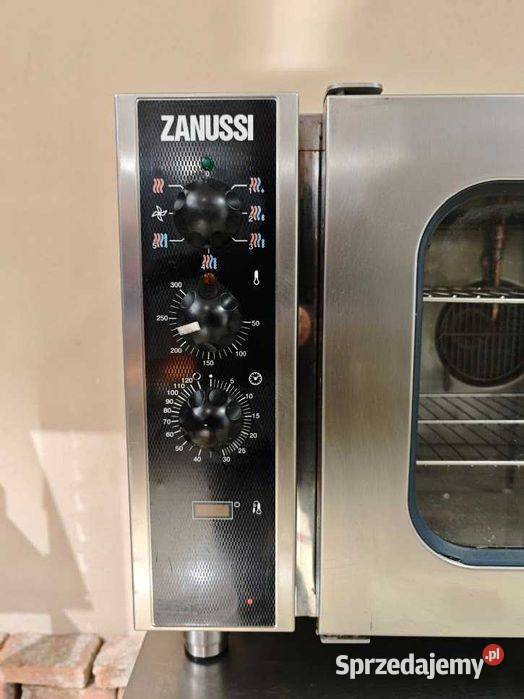 Piec konwekcyjnoparowy Zanussi 6GN 11 77 kW stan Góra