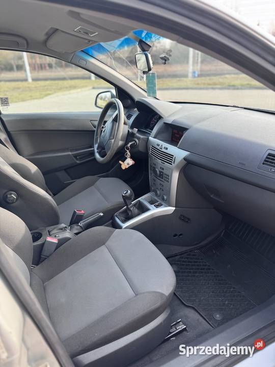 Sprzedam Astra h z 2012r 16 benzyna gaz Kutno