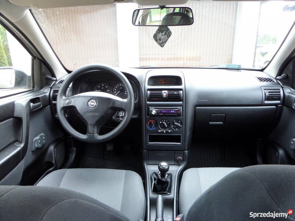 Opel Astra bialy 4/5 Ząbki