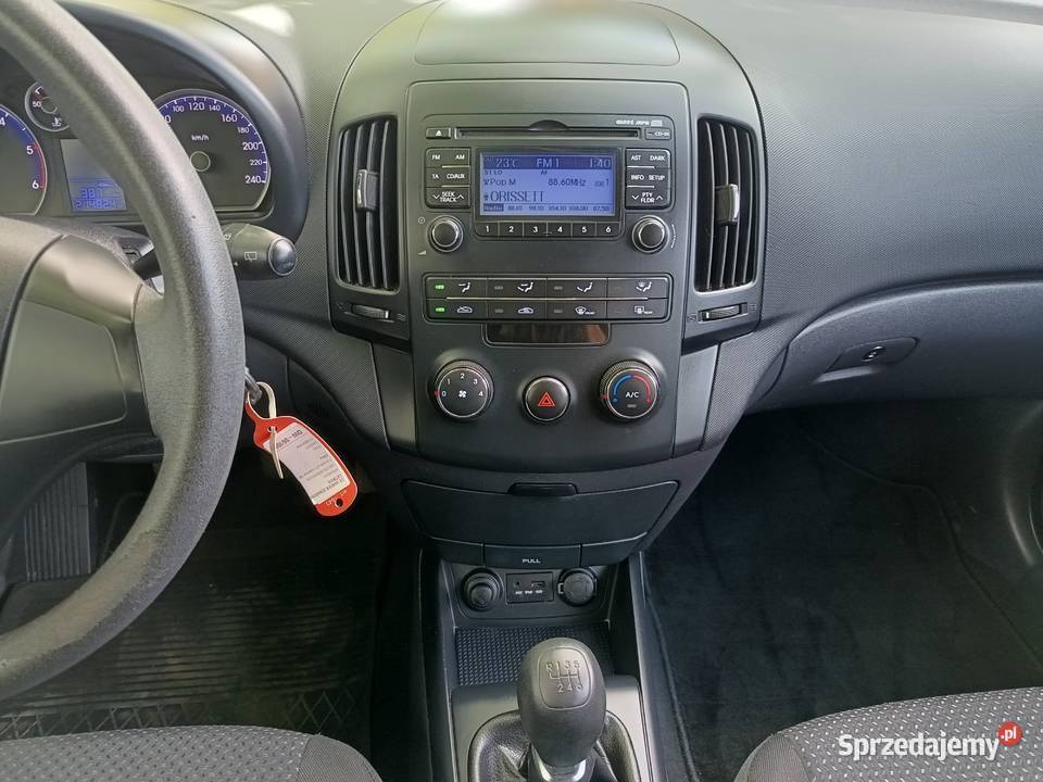 Hyundai i30 CW 16 CRDi koła zimowe isofix Podkonice Miejskie