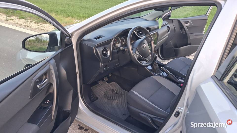 Toyota Auris II 14D 2015 Salon Polska