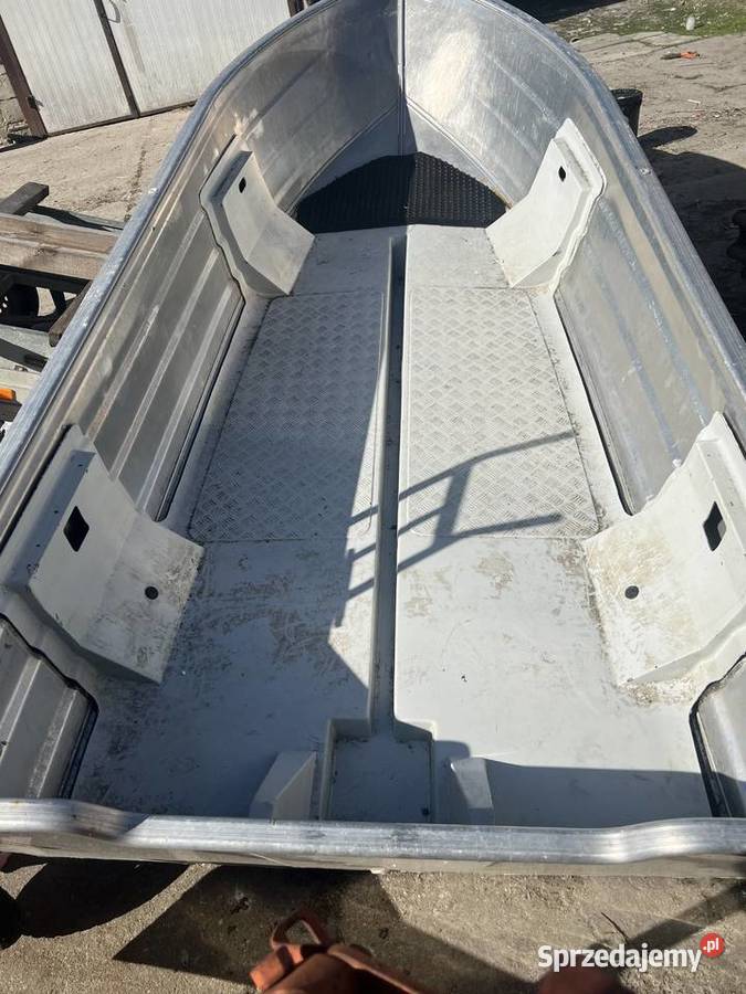 Łódź aluminiowa sprzedam Rok produkcji 1900 Pakość sprzedam