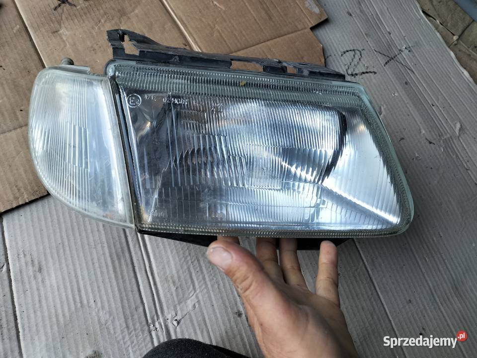 LAMPA PRZÓD PRZEDNIA PRAWA REFLEKTOR Citroen Kamień-Kolonia sprzedam