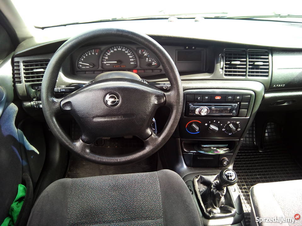 Śliczna Vectra mega stan ładny kolor granatowy Gniezno sprzedam