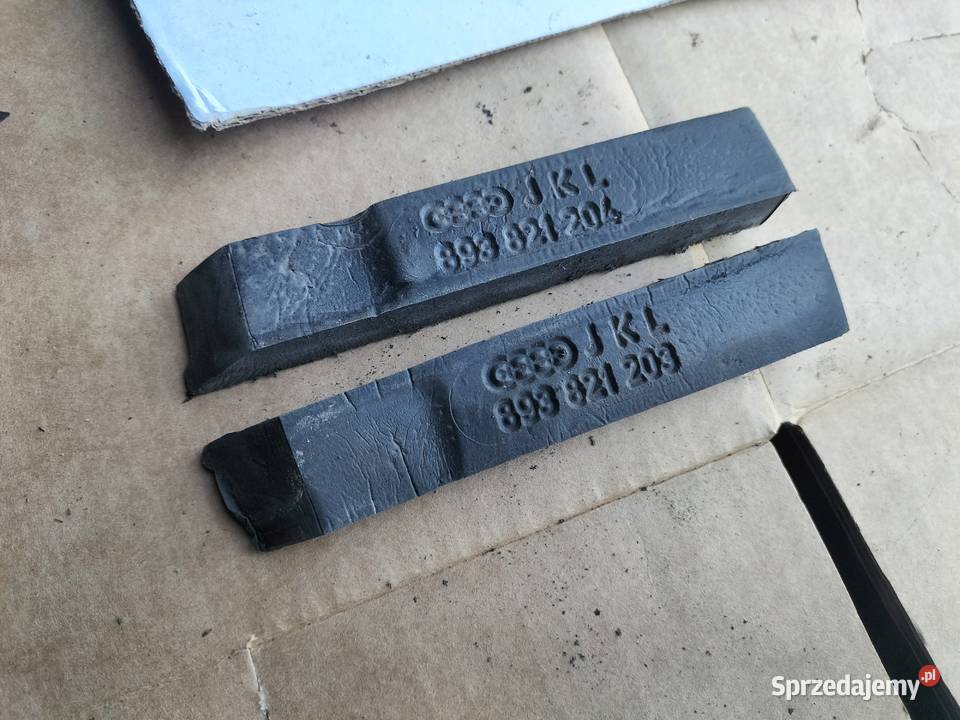 AUDI 80B3 80 B3 893821203 USZCZELKA BŁOTNIKA Kamień-Kolonia