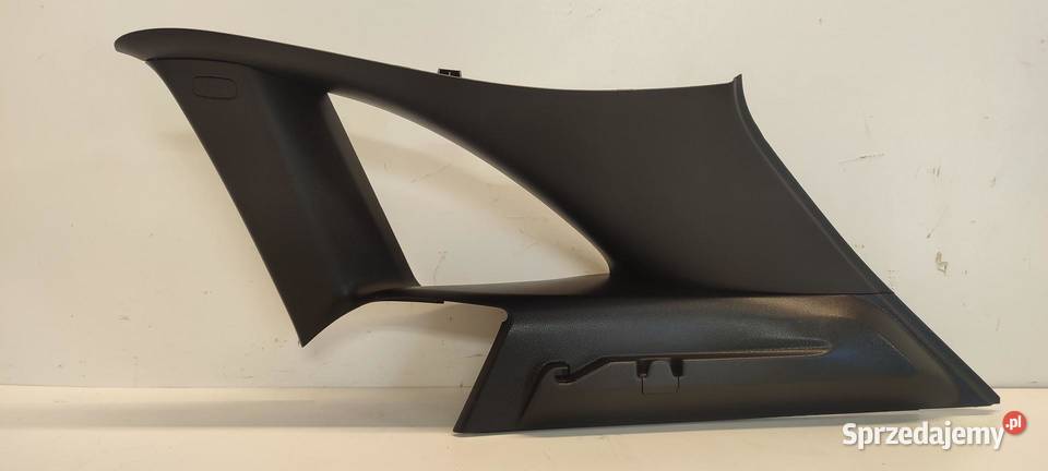 MERCEDES W247 OSŁONA SŁUPKA PRAWY TYŁ
