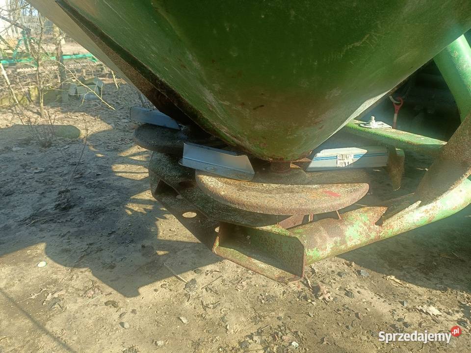 Rozsiewacz dwu talerzowy Amazone 1518m Piastów