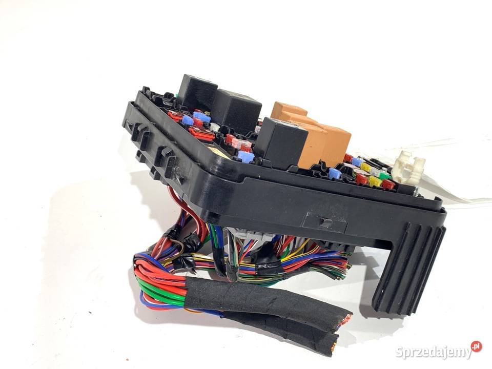 SKRZYNKA BEZPIECZNIKÓW SSANGYONG TORRES osobowe Skrzynki bezpieczników