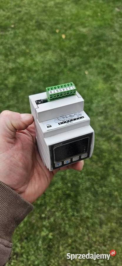 Regulator temperatury i sygnałów standardowych