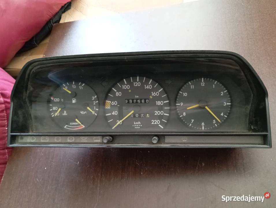 MERCEDES W201 ZEGARY LICZNIK 2015403747 osobowe Liczniki i zegary