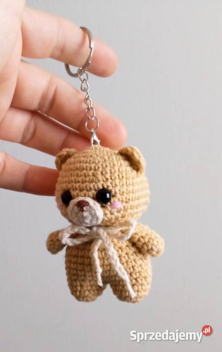 Miś wykonany na szydełku brelok zawieszka Łask