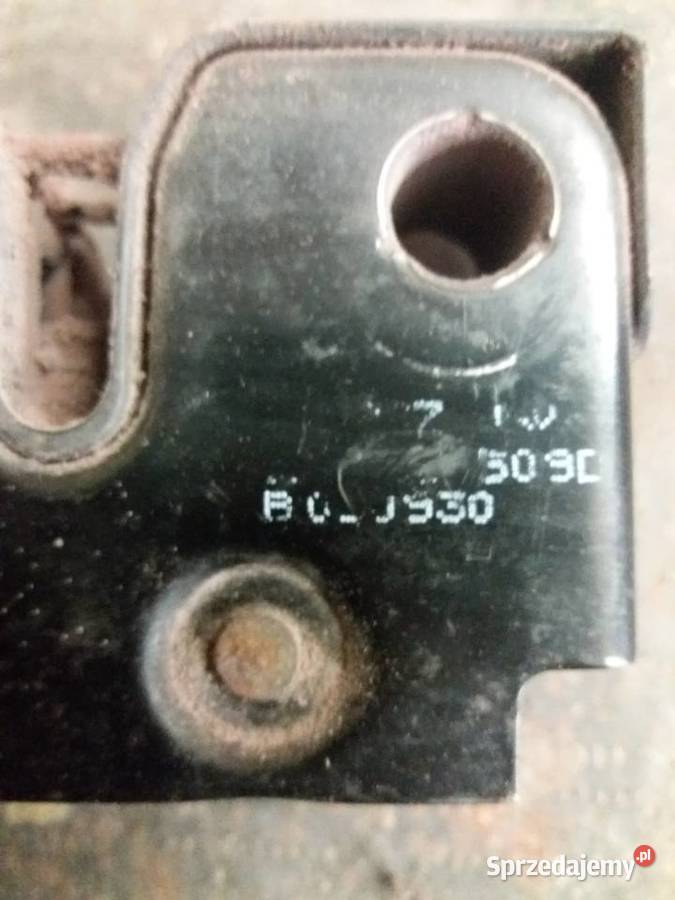 ZAMEK MASKI POKRYWY SILNIKA 3C0 823 509c Zamki, wkładki i kluczyki Wola