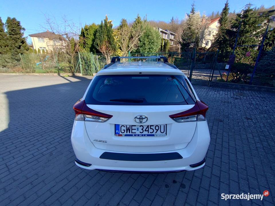 Toyota Auris II Kombi 133 Dual VTTi niski