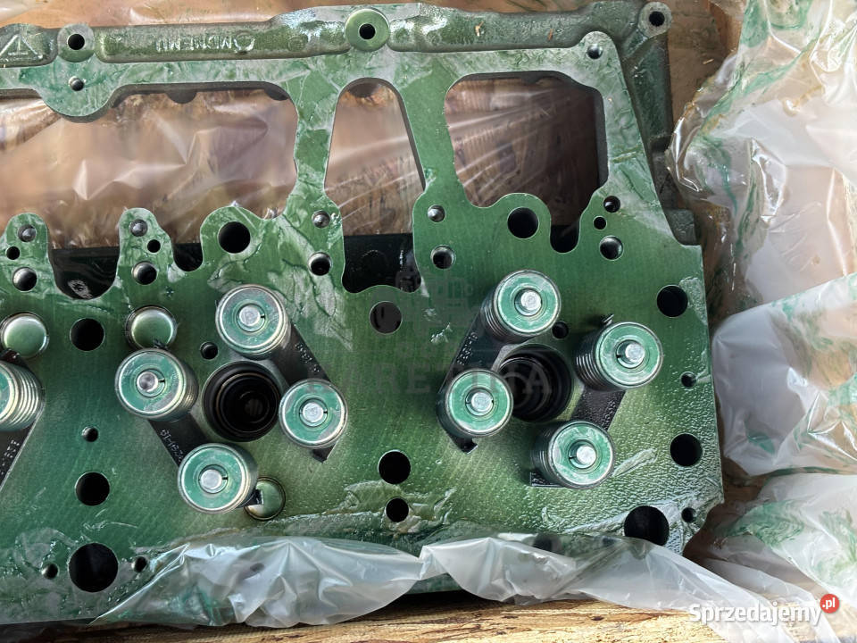 CAT Caterpillar C12 głowica silnika kompletna Pozostałe Jastrzębniki