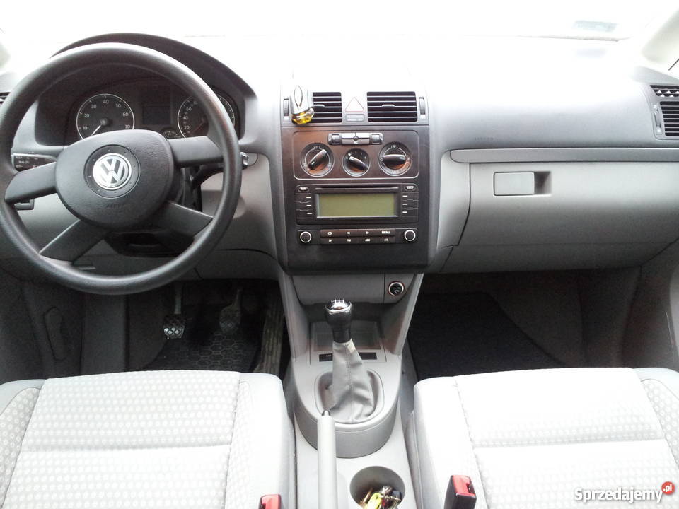 VW Touran 16 FSI Sancygniów