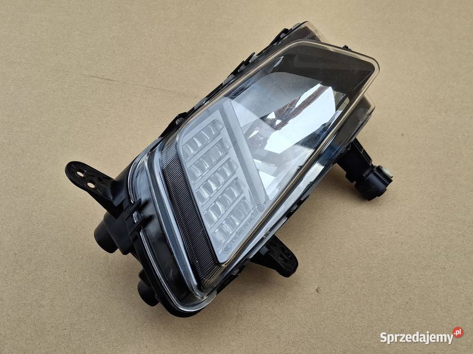 VW POLO VI 2G HALOGEN PRAWY LED LAMPA PRAWA osobowe