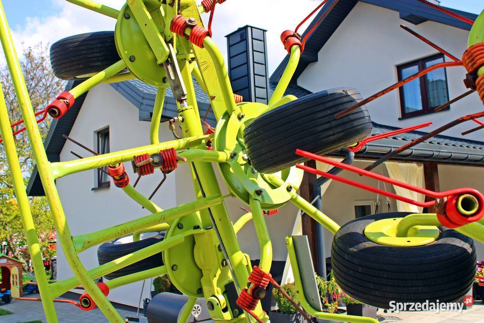 Przegrabiarka 8 Wirnikowa przetrząsarka CLAAS Zgrabiarki i przetrząsacze