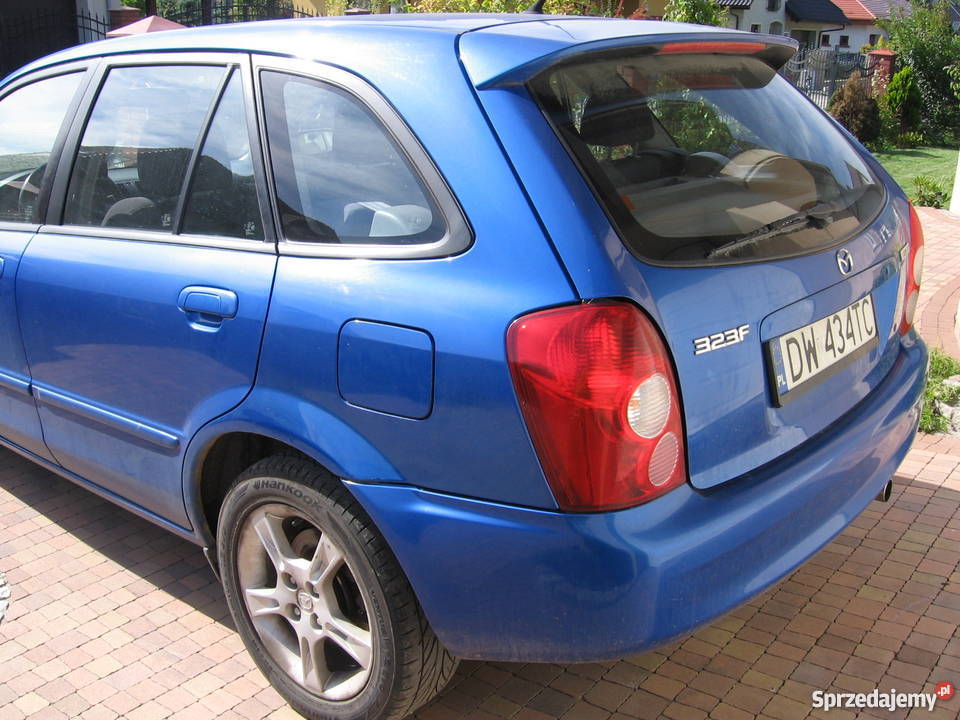 Mazda 323F niebieski metalic Smolec