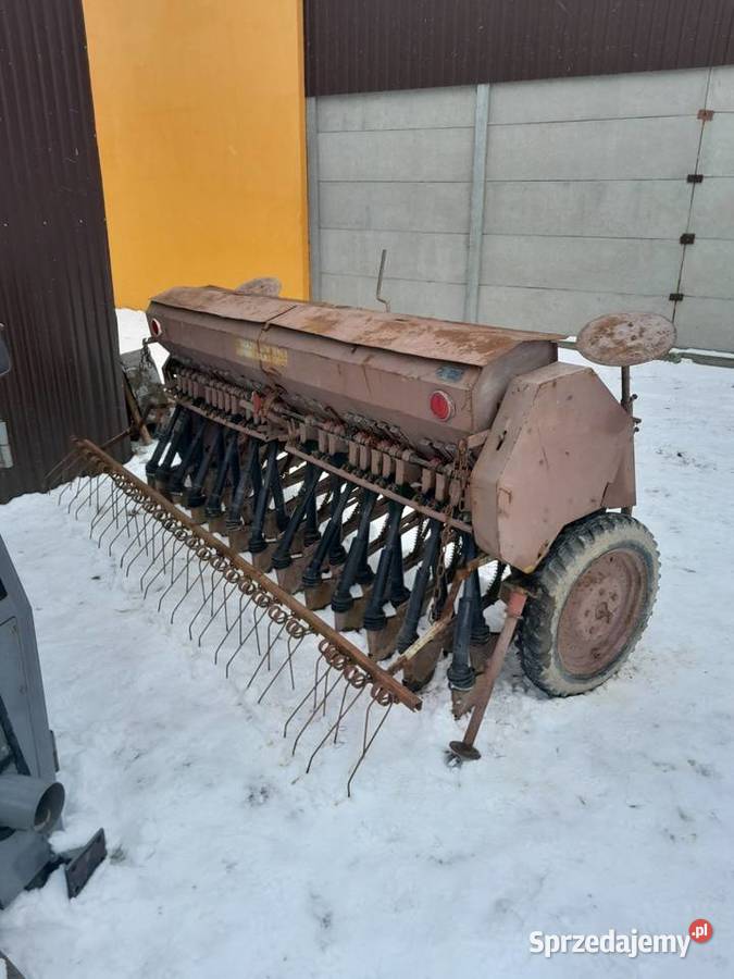 Siewniki Poznaniak na docisku zadbany sprawny Siewniki i sadzarki świętokrzyskie Łagów